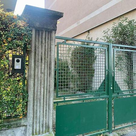 Appartamento Indipendente A Mirafiori Sud Turín Exterior foto